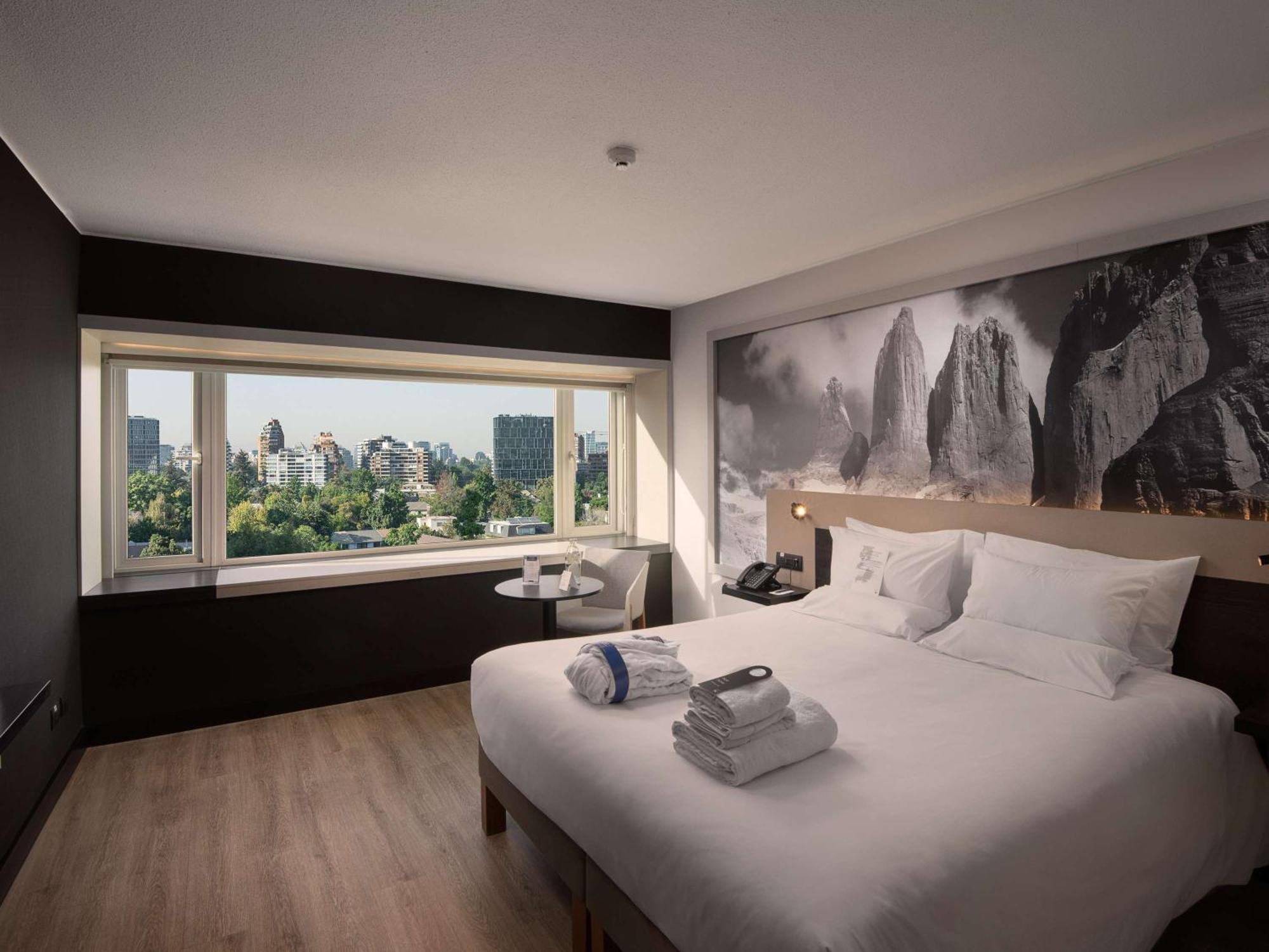โนโวเทล ซานติอาโก วีตากูรา Hotel ภายนอก รูปภาพ