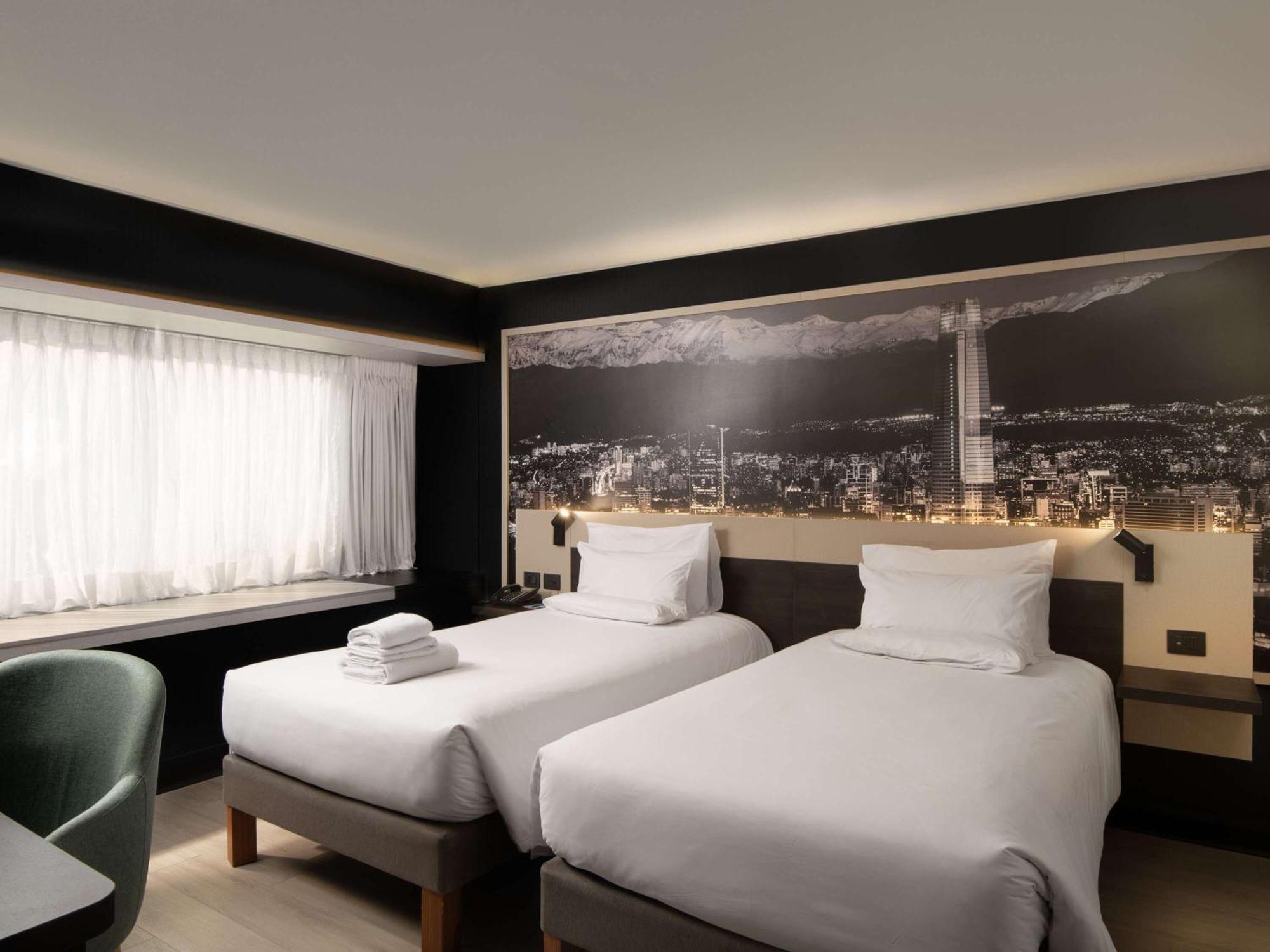 โนโวเทล ซานติอาโก วีตากูรา Hotel ภายนอก รูปภาพ